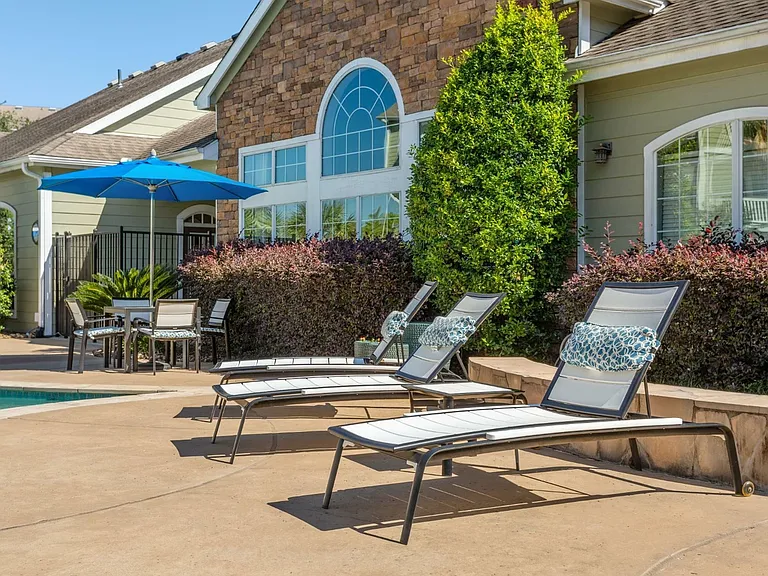 Stone Creek - Upgraded Loungers