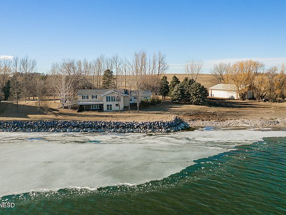 4th image of 154 NW Lake Dr