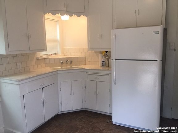 3rd image of 5325 Howard St