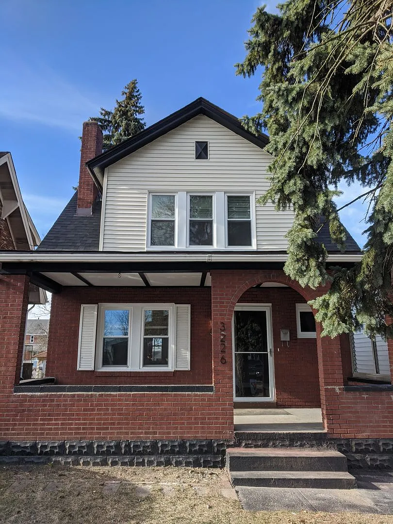 Fully Renovated 3 Bed, 2 Bath House For Rent In Brentwood Move In 11/1 /2026 — Photo 1
