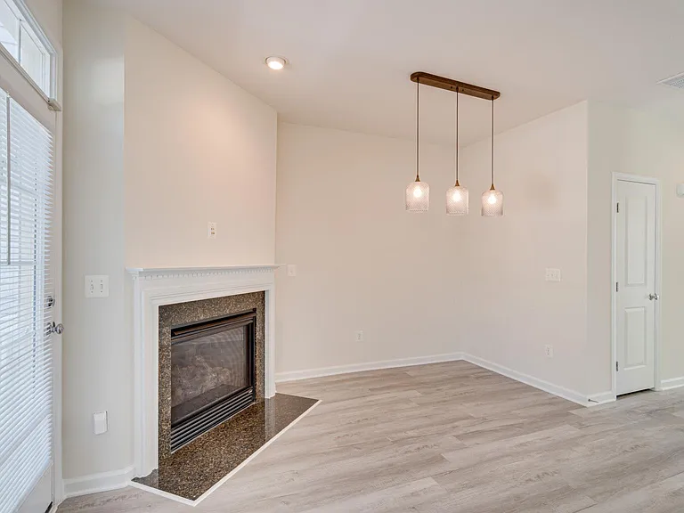 74 Pike Pl — Photo 14