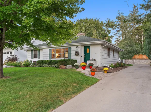 5917 Chowen Ave S, Edina, MN 55410