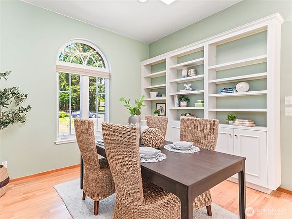 5th image of 42 Nantucket Place