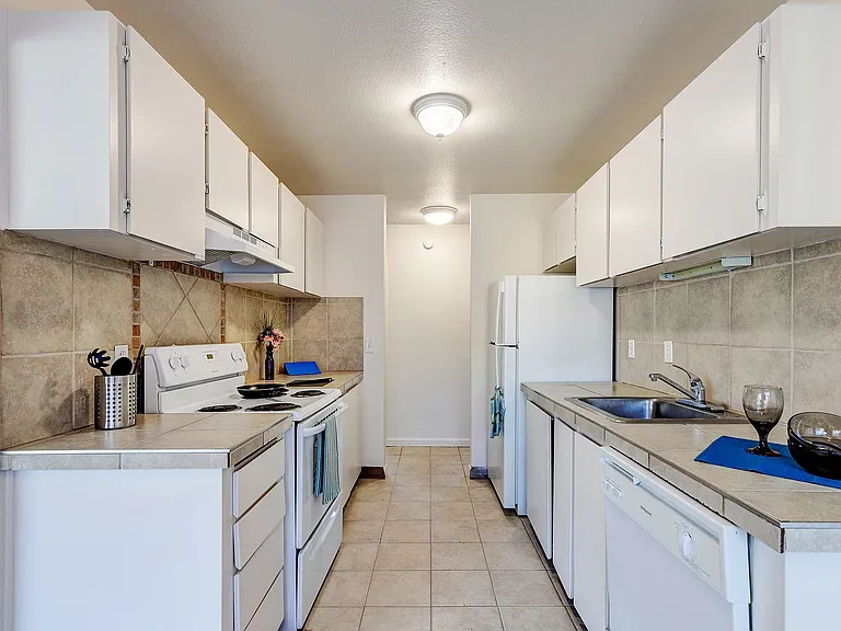 Countrywood Apartments — Photo 9