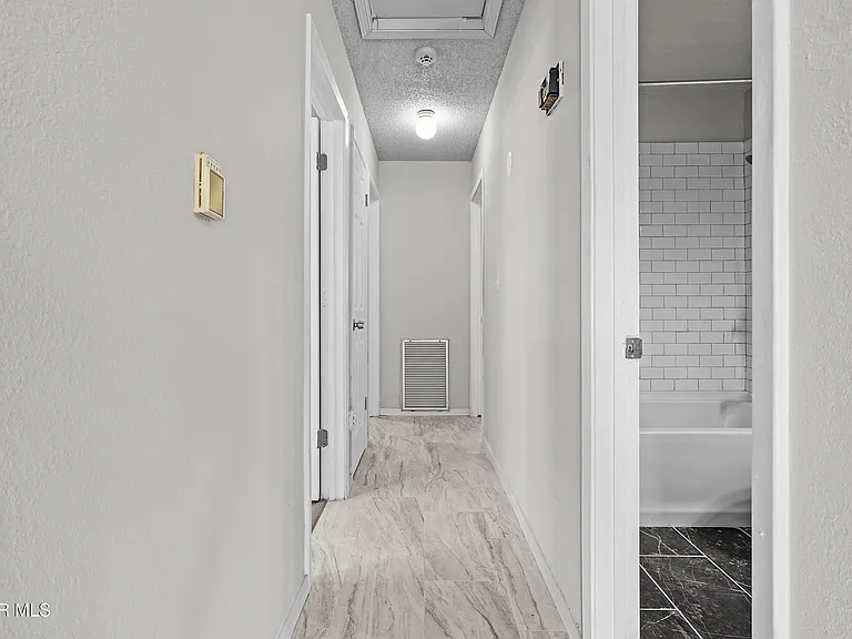 10720 Chert St — Photo 16