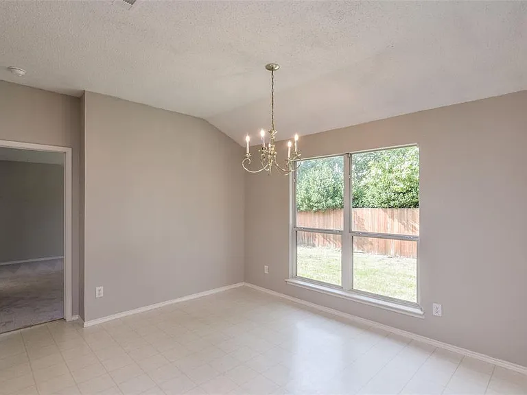 2404 Glenhaven Dr — Photo 12