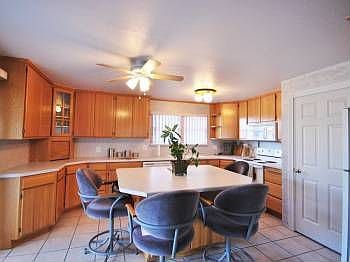 3rd image of 6089 Hazelhurst Dr