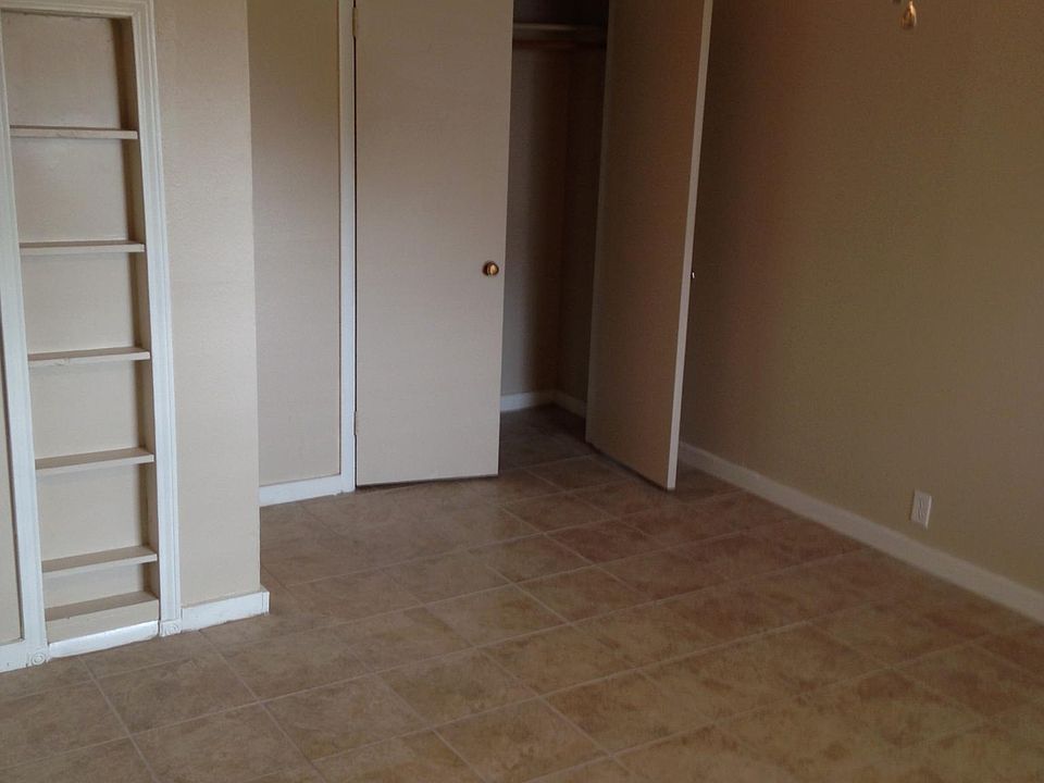 2nd image of 212 W College Ave APT 4