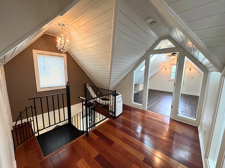 Landing on Third Floor