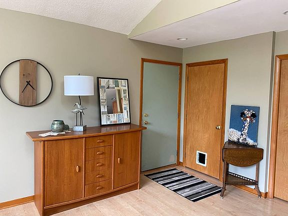 5th image of 4631 Ottawa Dr