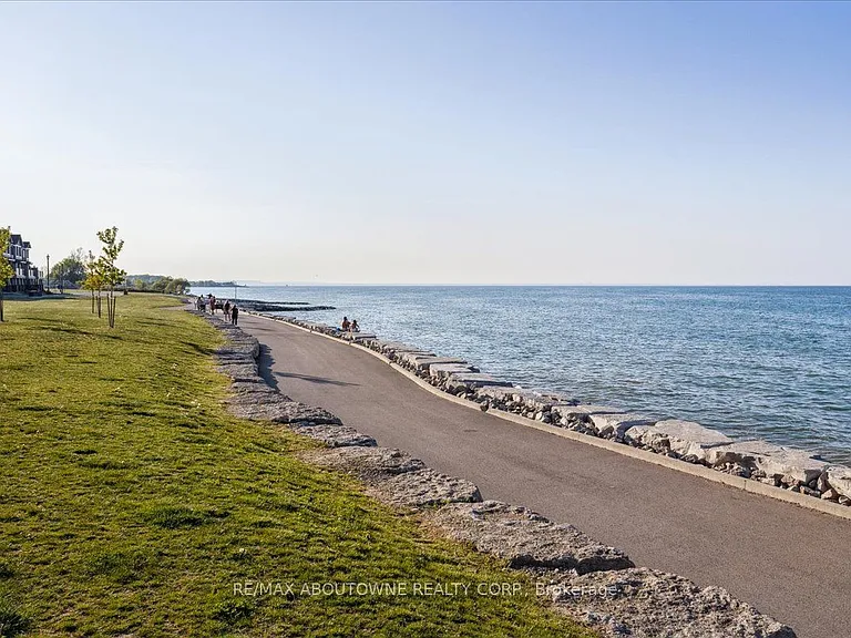 40 Esplanade Ln #102 — Photo 45