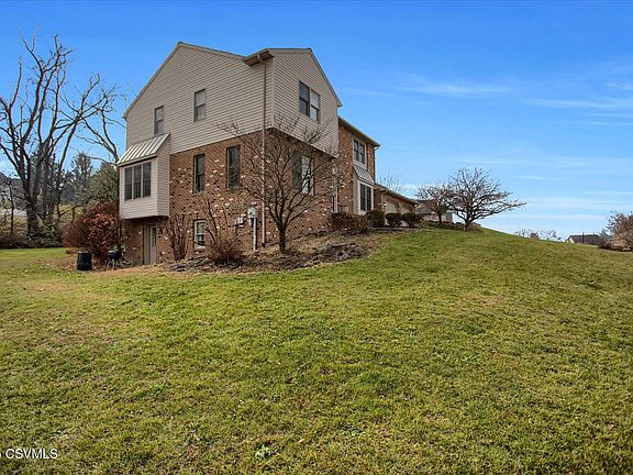 4th image of 676 Villa Vista Ave