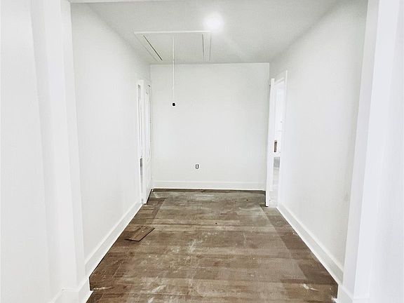 3rd image of 1713 Winter St