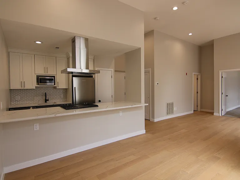 Deacon Court - 1661 Washington Street — Photo 211