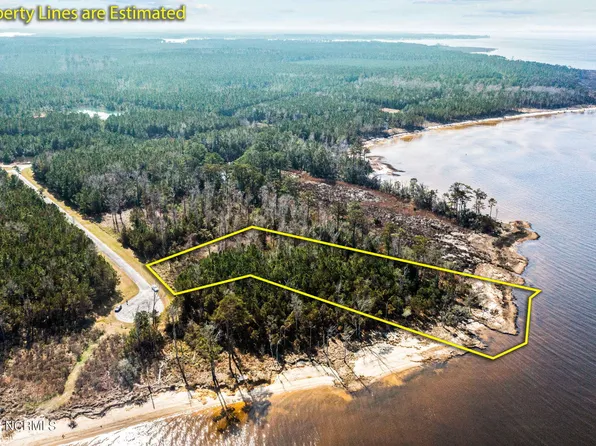 111 Pin Oak Court, Beaufort, NC 28516