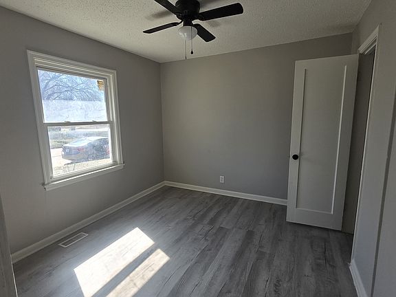 4th image of 2704 E 10th St N #2