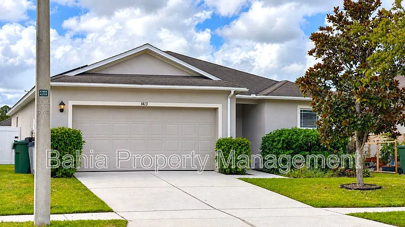 Central Pointe — Photo 2