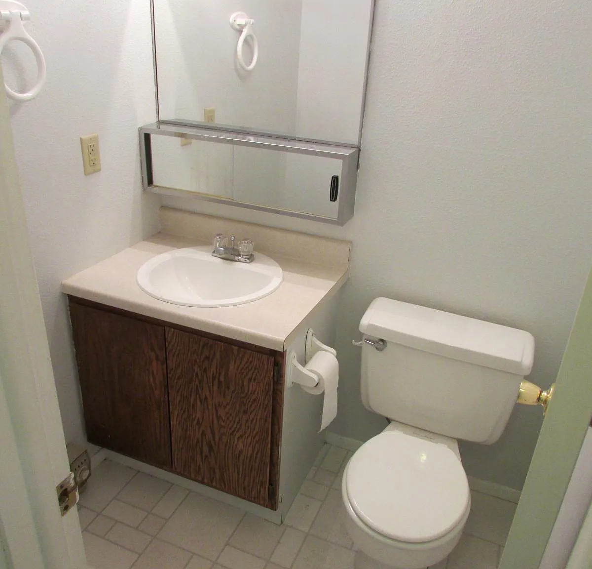 2 bed, 1.5 bath, 940 sqft, $1,295 — Photo 4