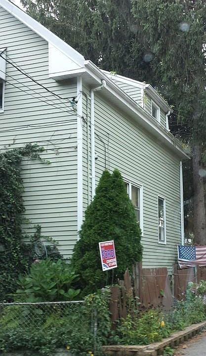 2nd image of 82 Robinson St