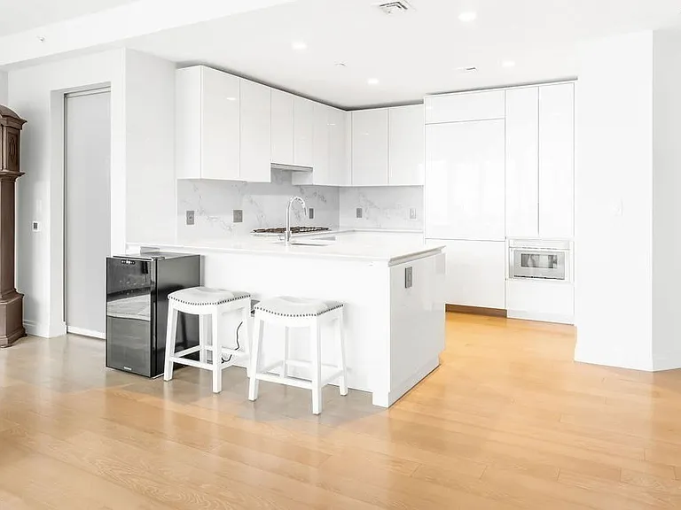135 Seaport Blvd #2201 — Photo 7