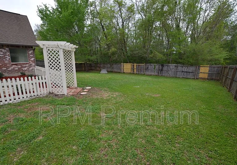 2691 Woodbend Ave — Photo 34