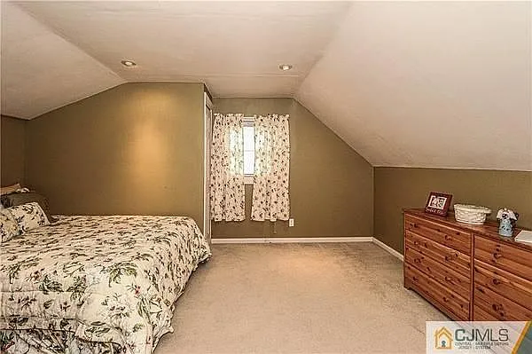 Cedarwood Dr — Photo 3