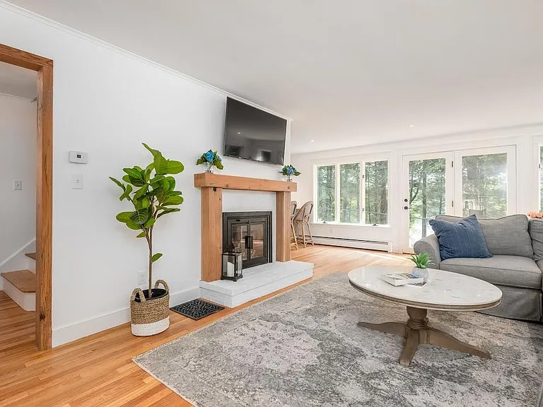 Living (front of house)