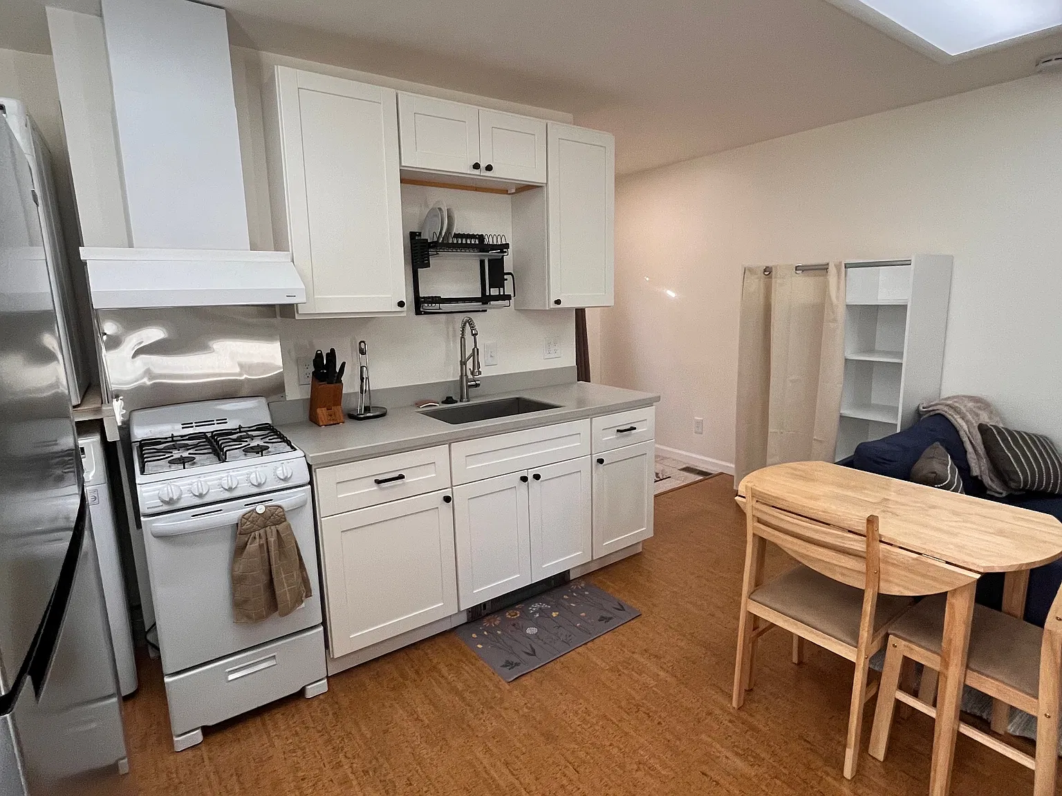 Studio, 327 sqft, $1,400 — Photo 3