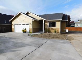 1776 Harbeck Rd, Grants Pass, OR 97527