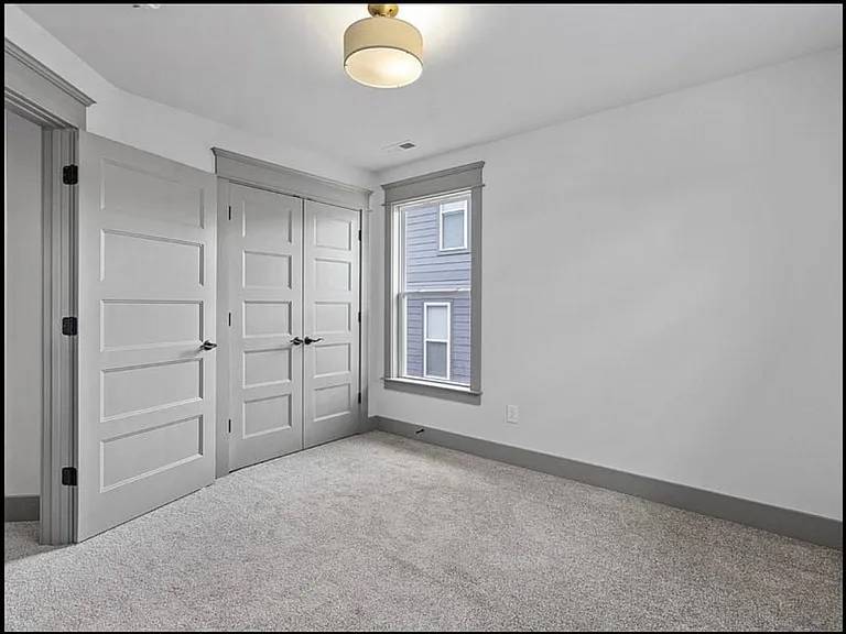 2136 15th Ave N #B — Photo 12
