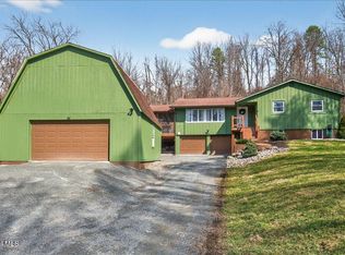 5927 Johnston Rd, Slingerlands, NY 12159