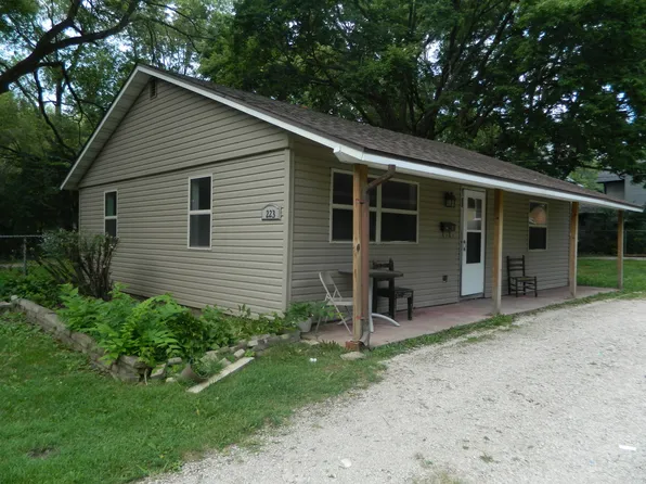 223 Hyde Park St, Joliet, IL 60436
