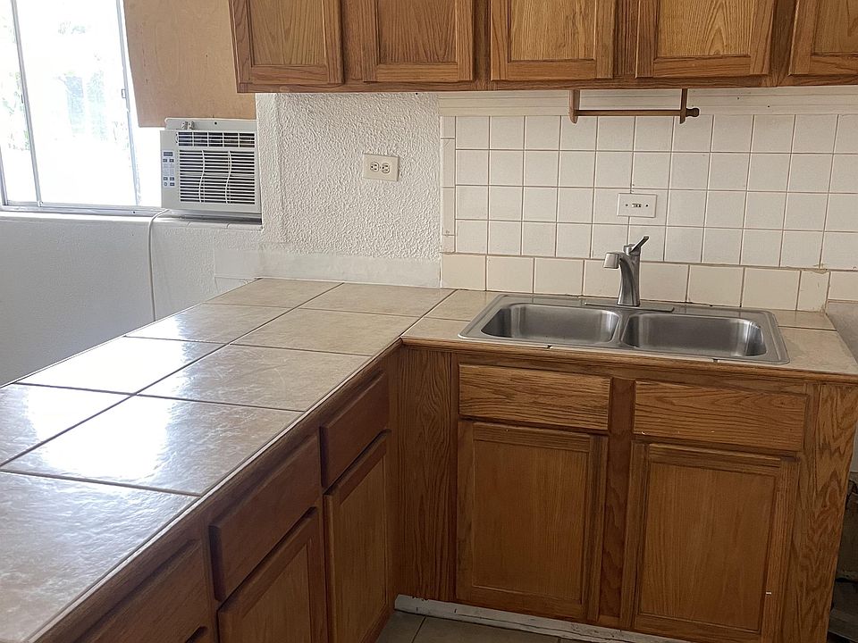 2nd image of 637 S Atlantic Ave #13