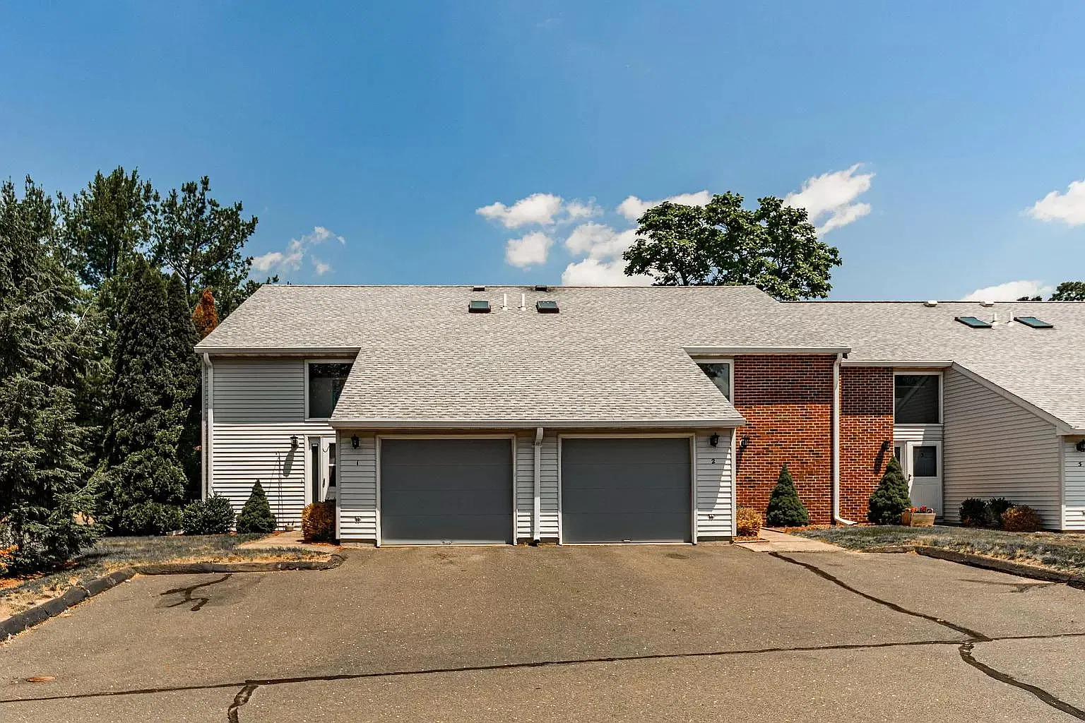 705 Lake Ave — Photo 2