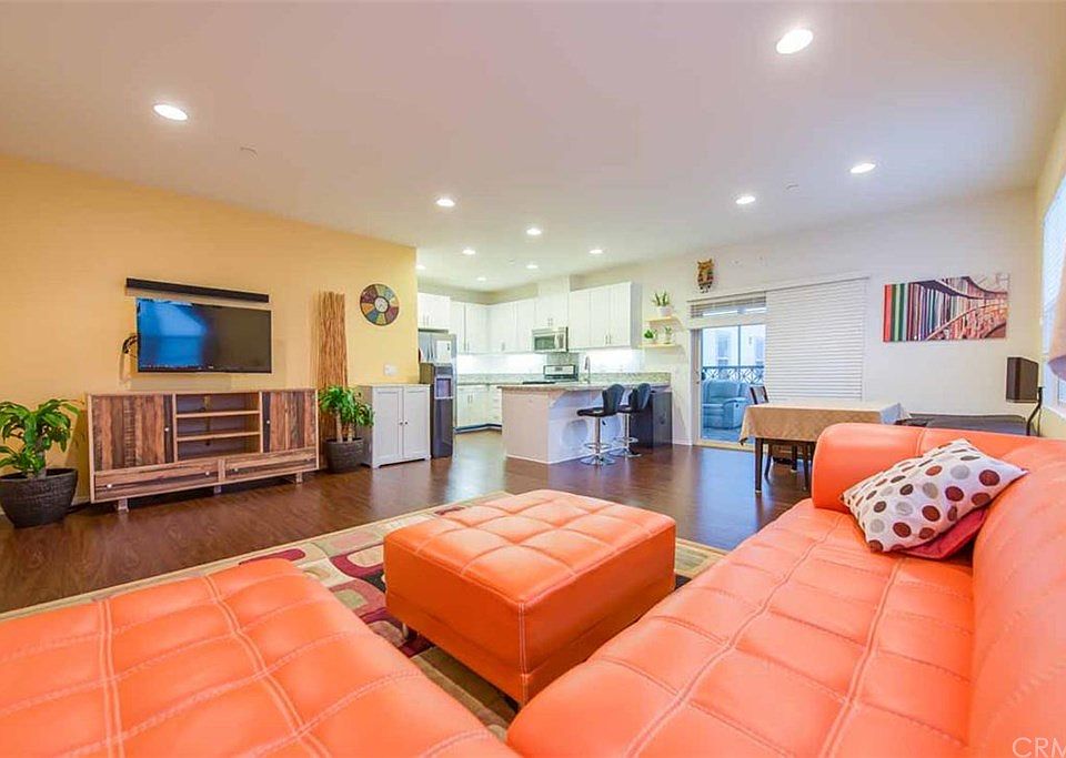 1st image of 401 S Anaheim Blvd Unit 10
