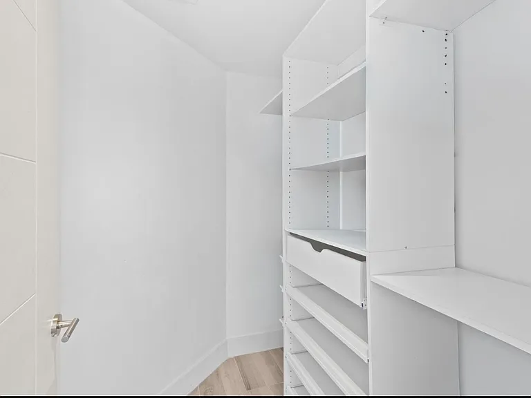 1010 SW 2nd Ave #609 — Photo 11
