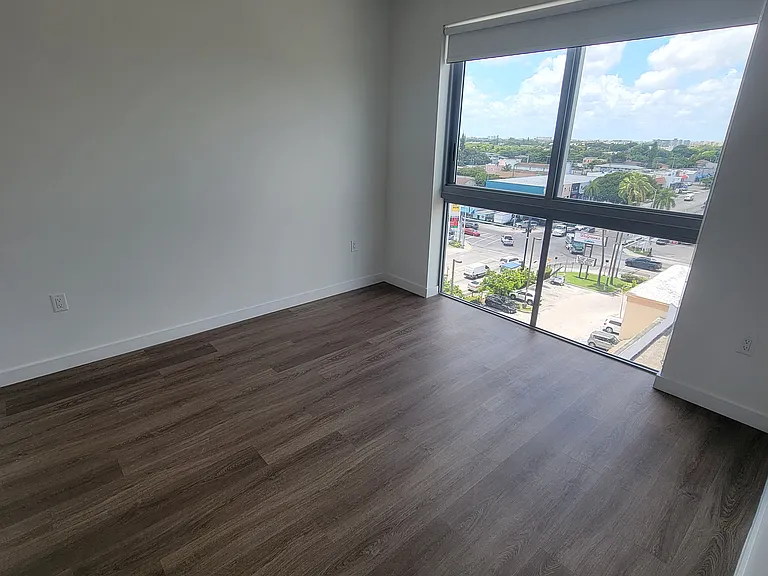2042 NW 17th Ave #101 — Photo 15