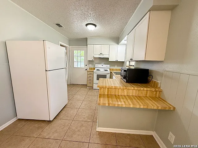 705 Woodcrest Cir — Photo 7