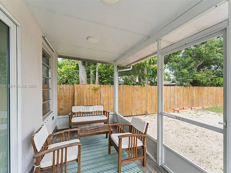 2311 SW 2nd St — Photo 21