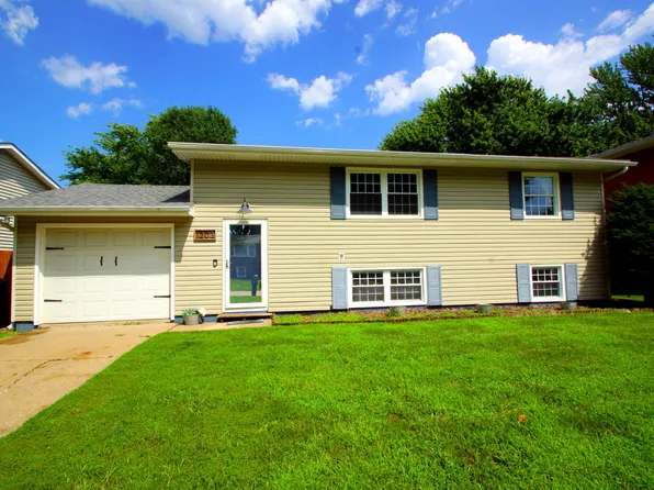 1203 Calvin St, Davenport, IA 52804