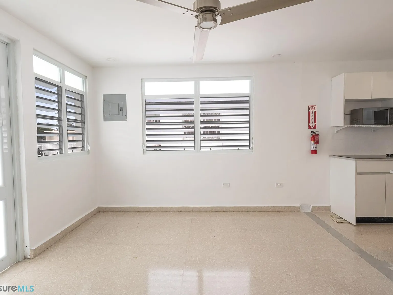 2 bed, 1.0 bath, 900 sqft, $1,950 — Photo 4