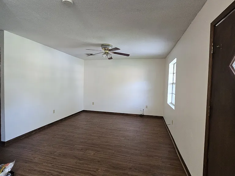 301 Nicklaus St #2 — Photo 2