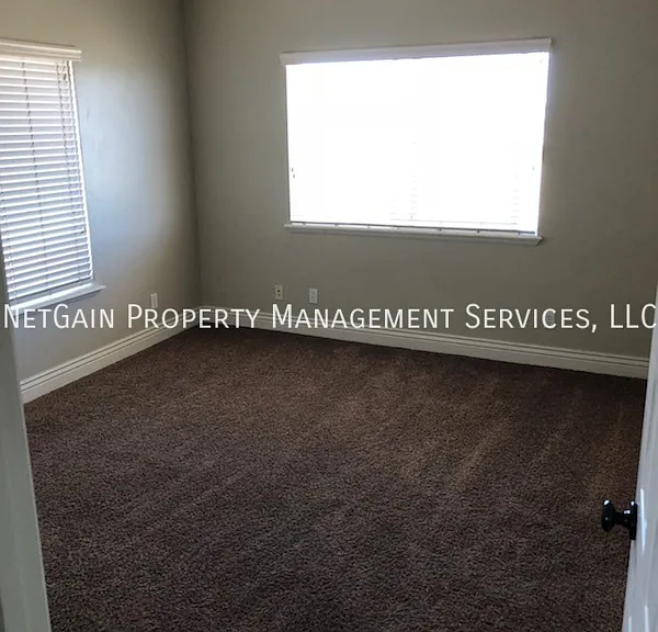576 W 1045 N #B9 — Photo 4