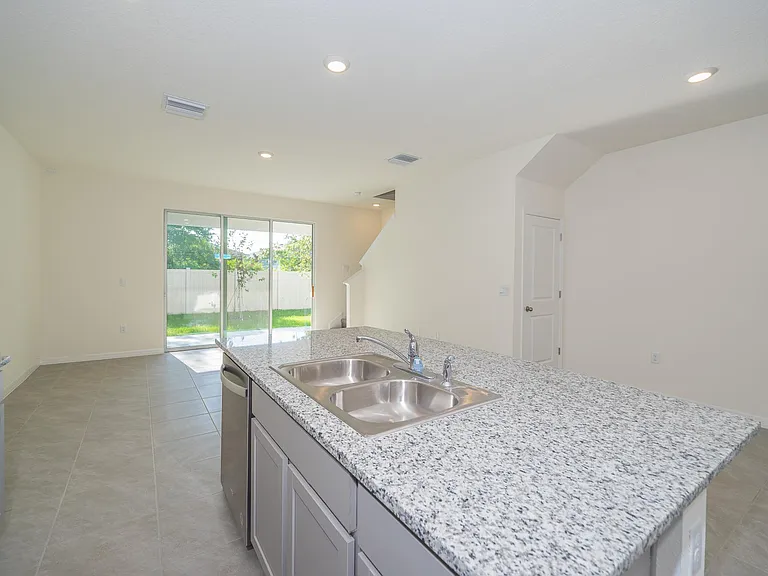 16642 Maude Dr — Photo 5