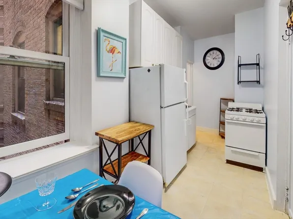 8 Garrison St APT 212, Boston, MA 02116