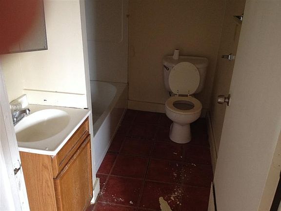 4th image of 239 McClure St