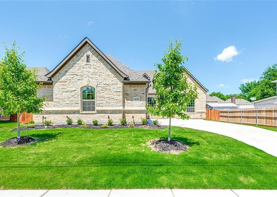 1st image of 8209 Woods Ln