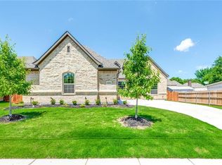 8209 Woods Ln, Fort Worth, TX 76182