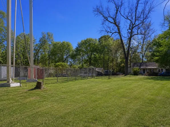 1235 E North St, Kilgore, TX 75662