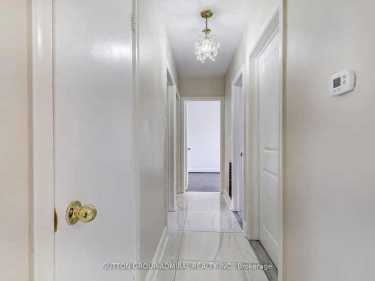 194 Cocksfield Ave #MAIN FLOOR — Photo 15